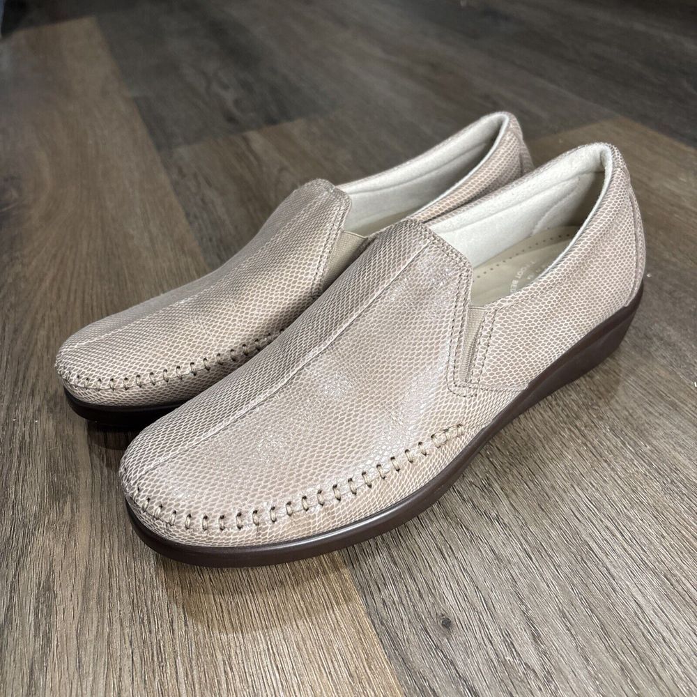 Women's SAS‎ Shoes Dream Mushroom Faux Snake Beige Flats Slip On Size 7.5 Loafer